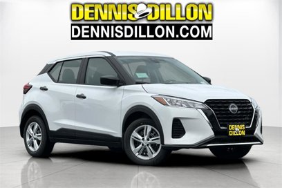 New 2025 Nissan Kicks Play S