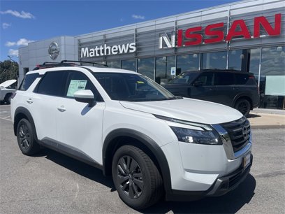 New 2025 Nissan Pathfinder SV w/ SV Premium Package