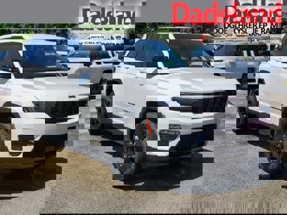 New 2025 Jeep Grand Cherokee Limited w/ Black Appearance Package
