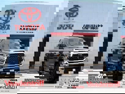 Used 2019 Toyota Tundra SR5 w/ SR5 Upgrade Package