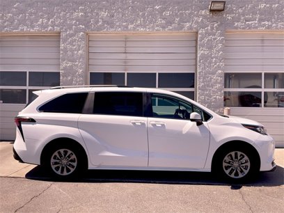 Used 2024 Toyota Sienna LE