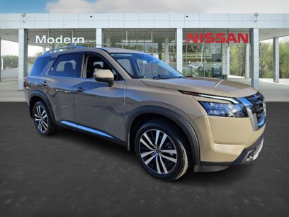New 2025 Nissan Pathfinder Platinum w/ Cargo Package