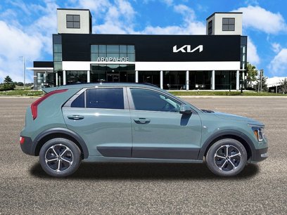 New 2025 Kia Niro EX