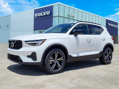 New 2026 Volvo XC40 B4 Plus