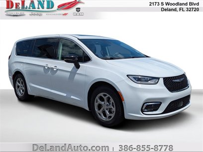 Used 2024 Chrysler Pacifica Limited w/ Trailer Tow Group