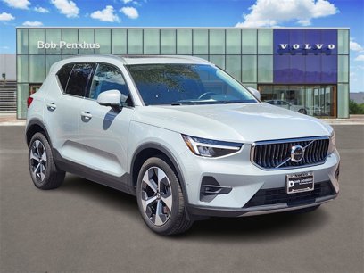 Used 2025 Volvo XC40 B5 Plus