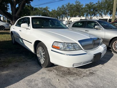 Used 2003 Lincoln Town Car Executive