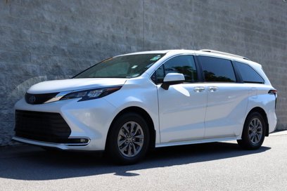 Used 2024 Toyota Sienna XLE