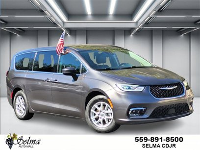 Used 2023 Chrysler Pacifica Touring-L