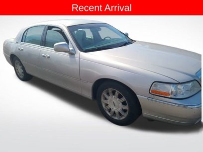 Used 2011 Lincoln Town Car Signature Limited