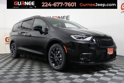 New 2025 Chrysler Pacifica Select