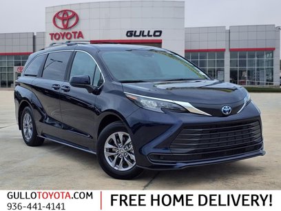 Certified 2025 Toyota Sienna LE