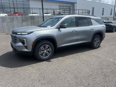 New 2025 Chevrolet Traverse LT w/ Driver Confidence Package