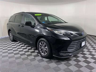 Used 2021 Toyota Sienna LE w/ LE Plus Package