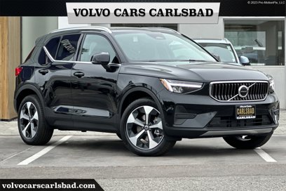 New 2025 Volvo XC40 B5 Core w/ Protection Package Premier