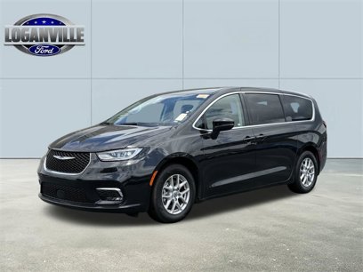 Used 2023 Chrysler Pacifica Touring-L