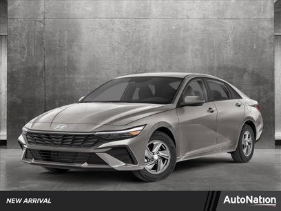 New 2025 Hyundai Elantra SE