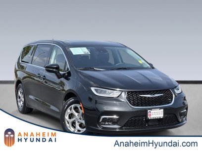 Used 2024 Chrysler Pacifica Limited