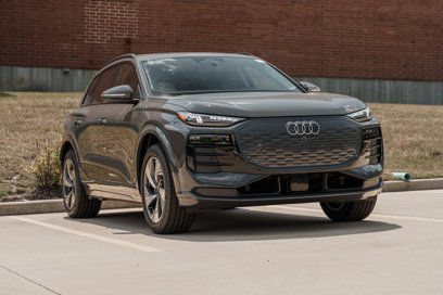 New 2025 Audi Q6 e-tron Premium Plus