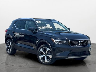 Certified 2025 Volvo XC40 B5 Core w/ Protection Package Premier