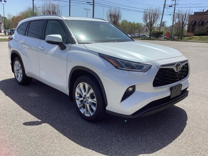 Used 2023 Toyota Highlander Limited