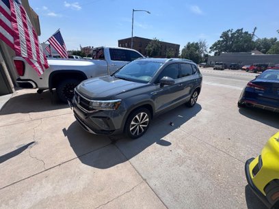 Used 2022 Volkswagen Taos SE w/ Driver Assistance Package