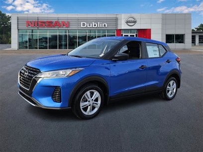 New 2025 Nissan Kicks Play S