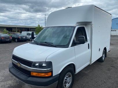 Used 2017 Chevrolet Express 3500 w/ Chrome Appearance Package