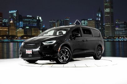 Used 2021 Chrysler Pacifica Limited w/ S Appearance Package