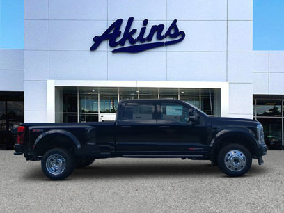 New 2025 Ford F450 Platinum w/ FX4 Off-Road Package