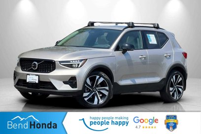 Used 2023 Volvo XC40 B5 Ultimate w/ Protection Package Premier