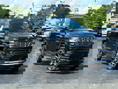 New 2025 Jeep Compass Limited w/ Sun and Sound Group