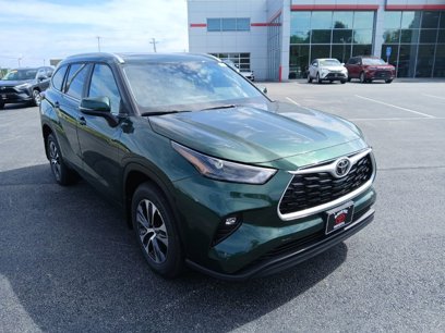 New 2025 Toyota Highlander XLE