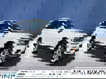 Used 2018 Volkswagen Tiguan SE w/ Panoramic Sunroof Package