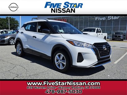 New 2025 Nissan Kicks Play S