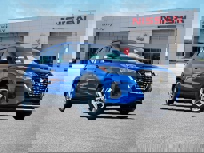 New 2025 Nissan Kicks Play S