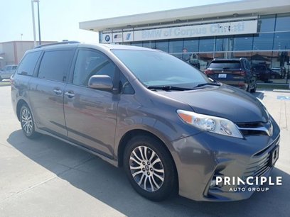 Used 2018 Toyota Sienna XLE
