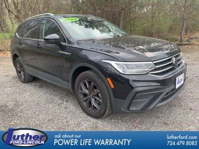 Used 2022 Volkswagen Tiguan SE w/ Panoramic Sunroof Package