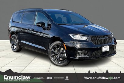 New 2025 Chrysler Pacifica Limited