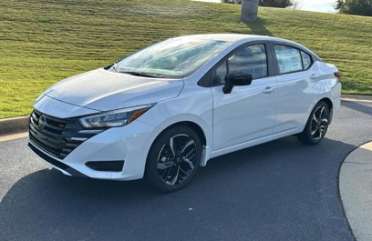 New 2024 Nissan Versa SR w/ Trunk Package