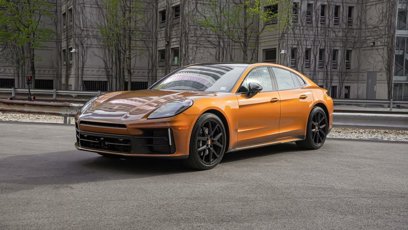New 2025 Porsche Panamera 4