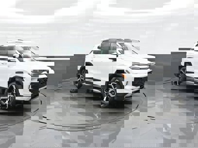 New 2025 Volkswagen Tiguan SE
