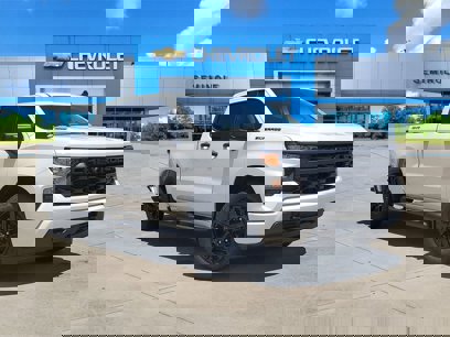 New 2025 Chevrolet Silverado 1500 Custom w/ Turbomax Blackout Package