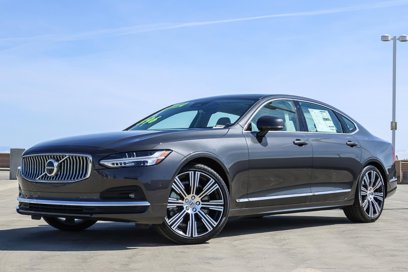 New 2025 Volvo S90 B6 Plus w/ Protection Package Premier
