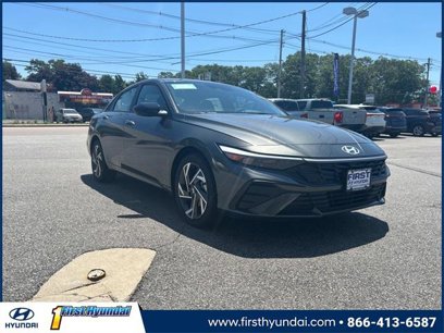 New 2025 Hyundai Elantra SEL