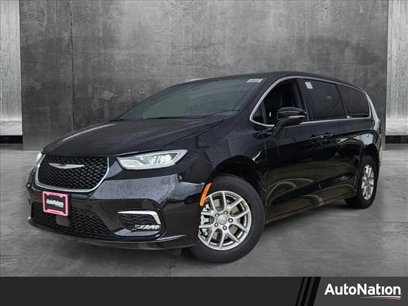 New 2025 Chrysler Pacifica Select