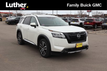 Used 2023 Nissan Pathfinder Platinum
