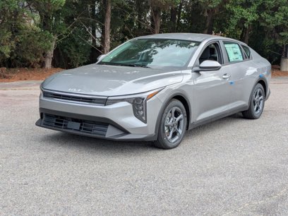New 2025 Kia K4 LX