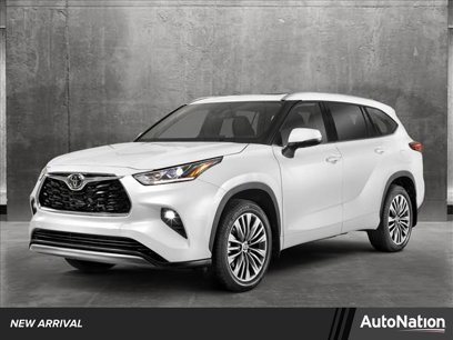 Used 2023 Toyota Highlander LE