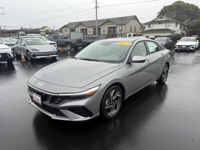 New 2025 Hyundai Elantra SEL